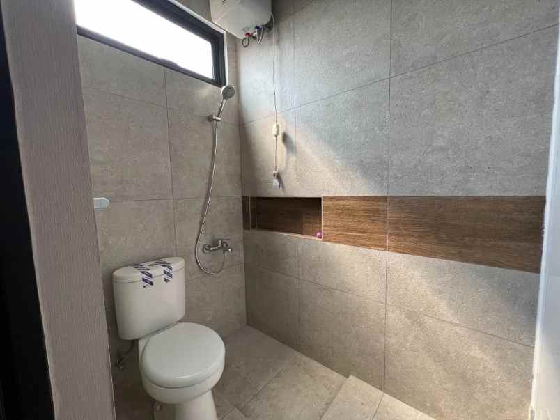 dijual rumah cluster nismara hi harapan