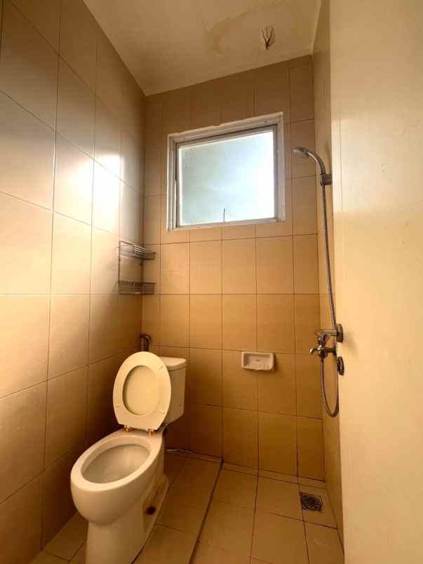 dijual rumah cluster thames jgc jakarta