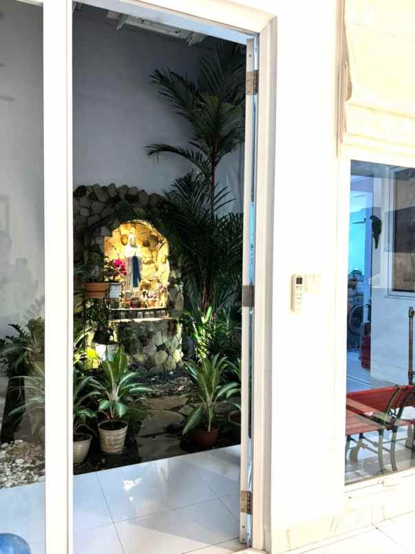 dijual rumah cluster yarra jgc jakarta