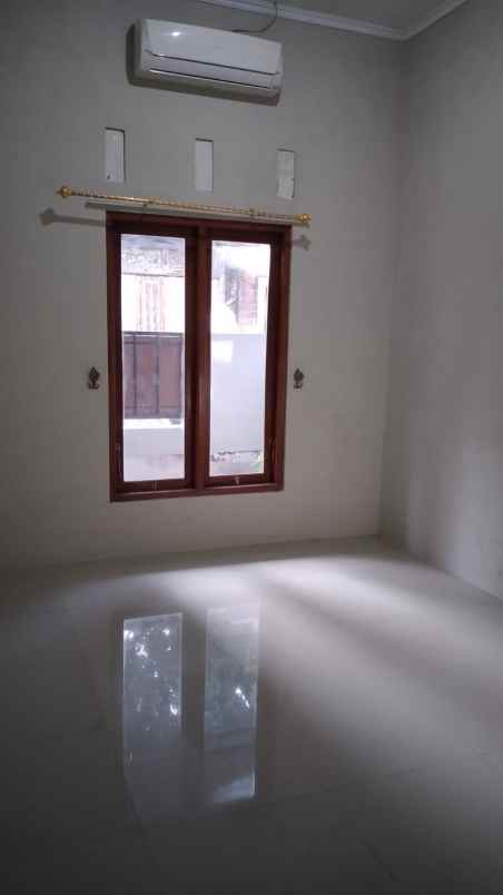 dijual rumah dalam kota surakarta solo dekat tol