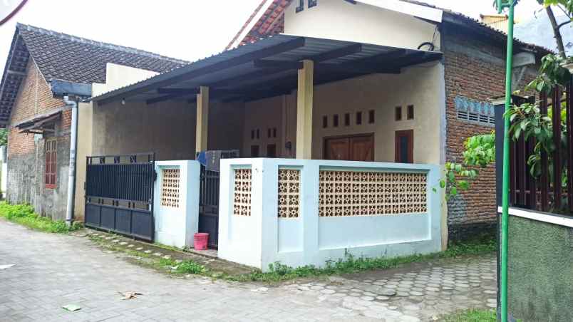 dijual rumah dalam ring road