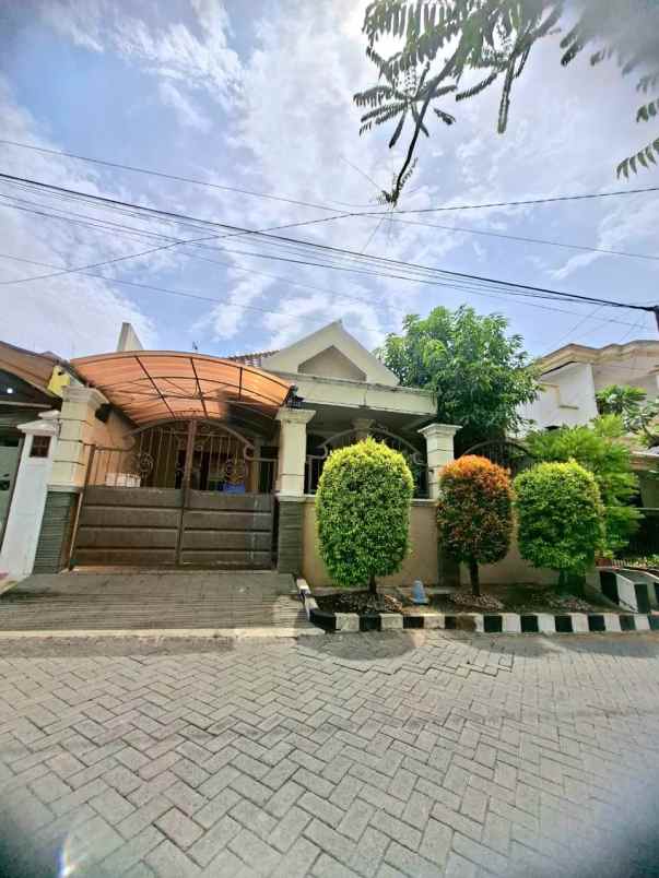 dijual rumah darmo permai