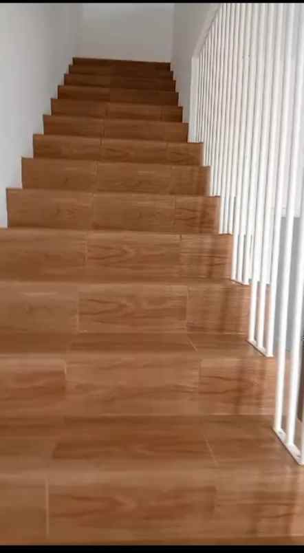 dijual rumah de araz residence tapos depok