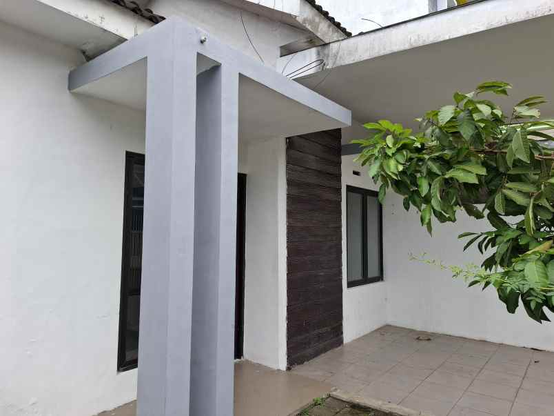 dijual rumah dekat kampus jember jl koptu berlian