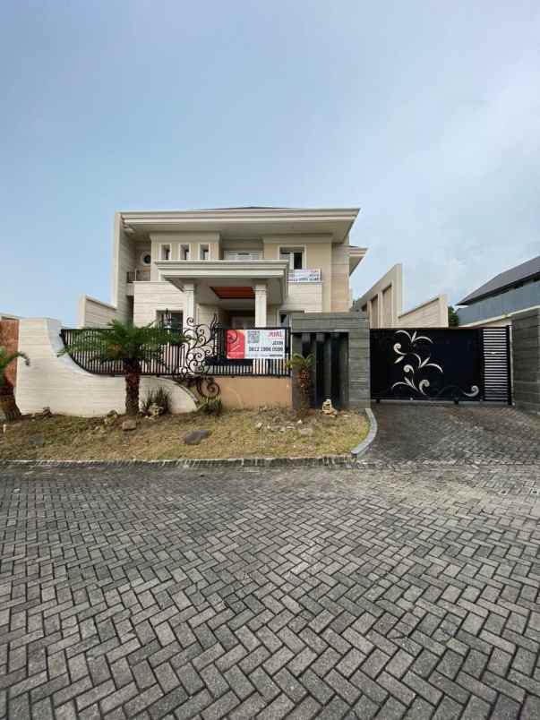 dijual rumah delta golf citraland