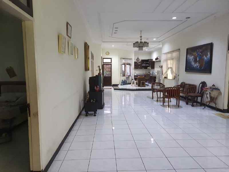 dijual rumah dharmahusada indah barat