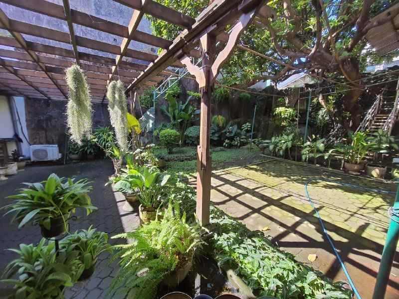 dijual rumah dharmahusada indah barat