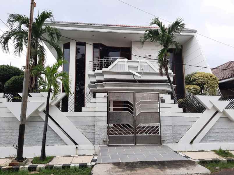 dijual rumah dharmahusada indah utara