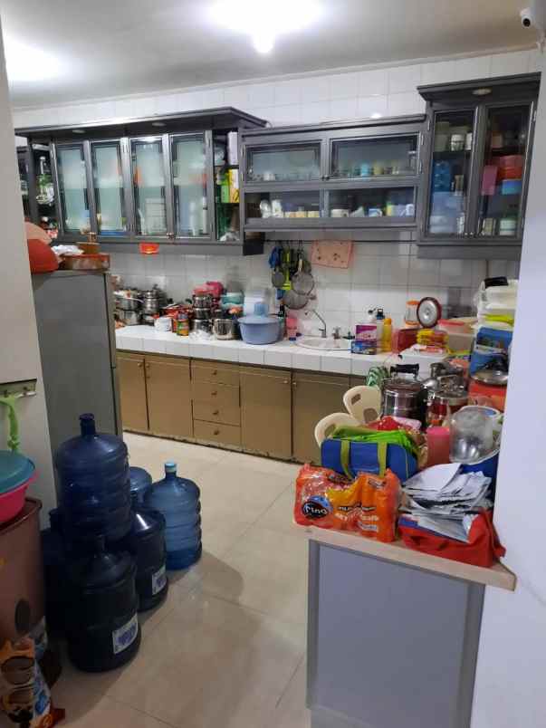 dijual rumah dharmahusada indah utara