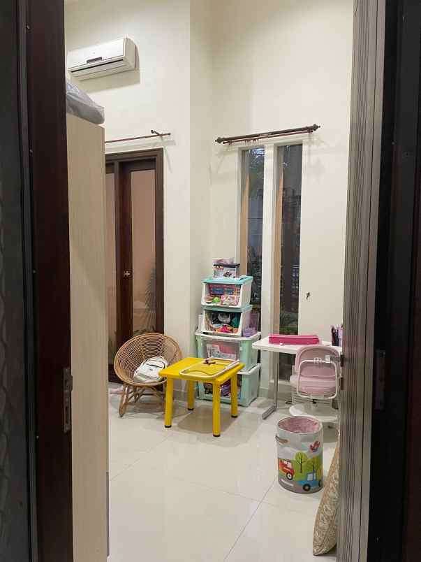 dijual rumah dharmahusada mas