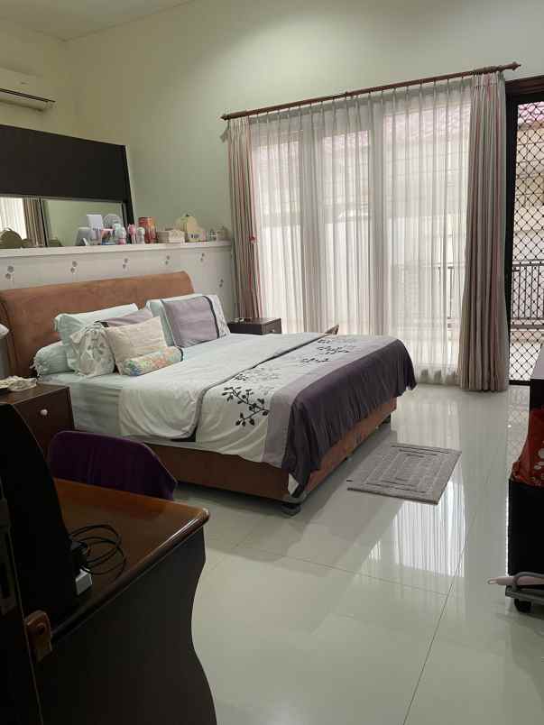 dijual rumah dharmahusada mas