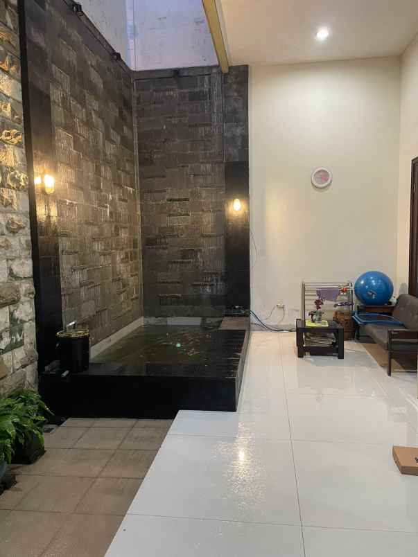 dijual rumah dharmahusada mas