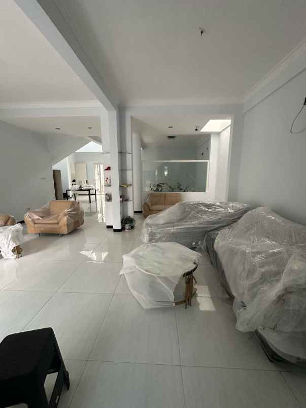 dijual rumah dharmahusada megah