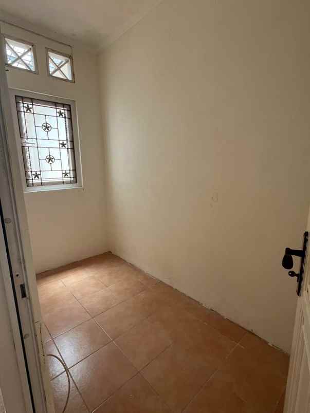 dijual rumah di taman kenari nusantara cibubur