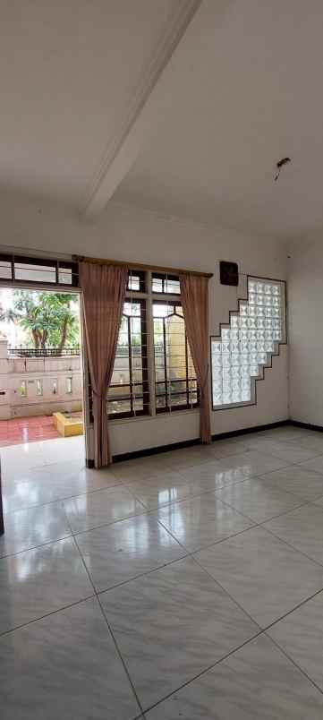 dijual rumah dijual rumah di jl barata