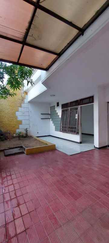 dijual rumah dijual rumah di jl barata