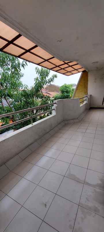 dijual rumah dijual rumah di jl barata