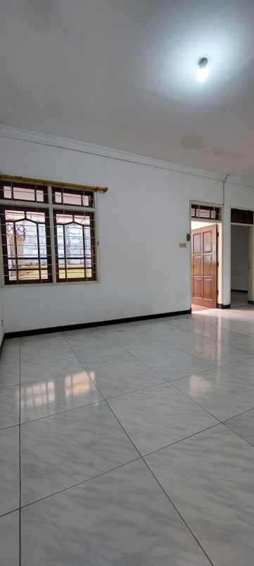 dijual rumah dijual rumah di jl barata