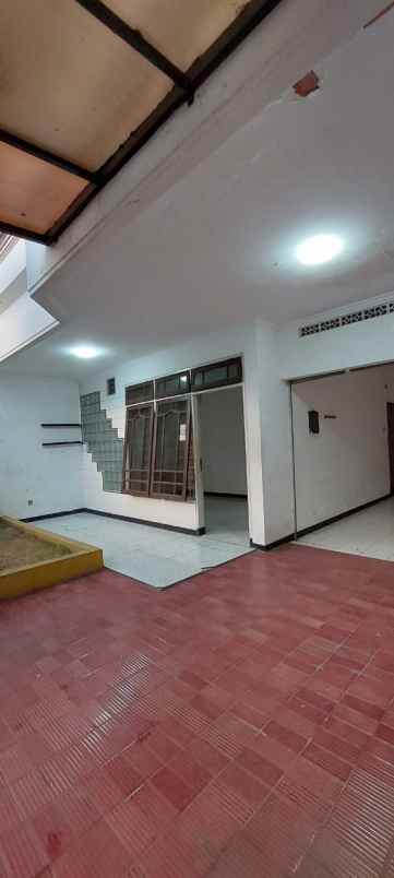 dijual rumah dijual rumah di jl barata