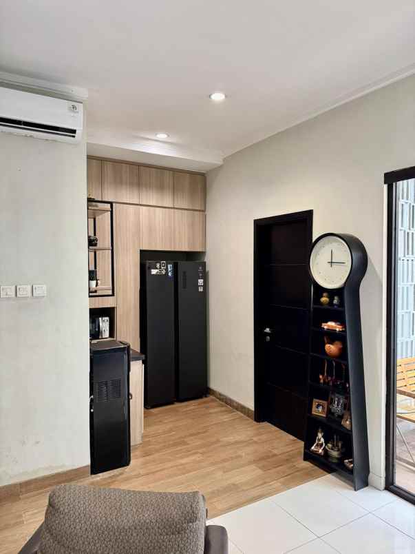 dijual rumah discovery bintaro