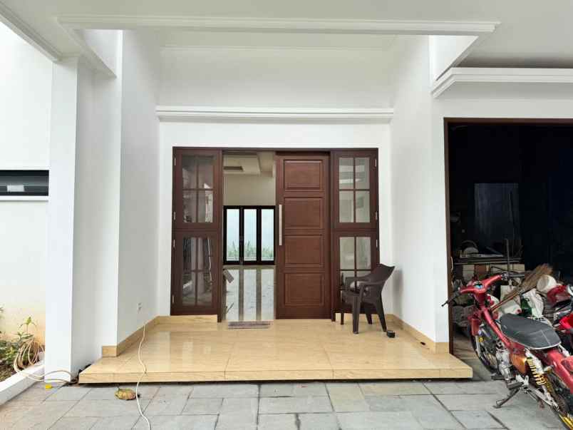 dijual rumah duren sawit