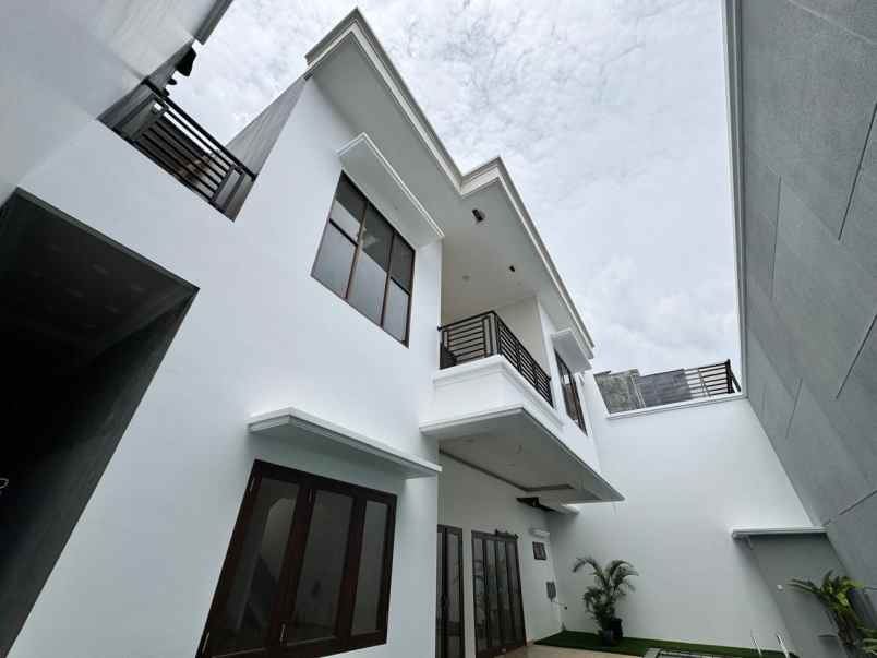 dijual rumah duren sawit