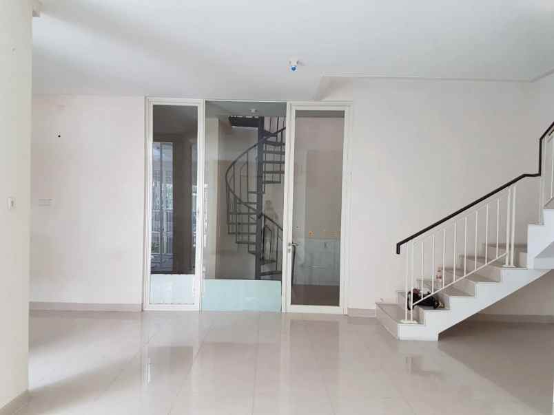 dijual rumah eastcoast pakuwon city