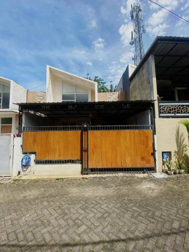 dijual rumah gadang