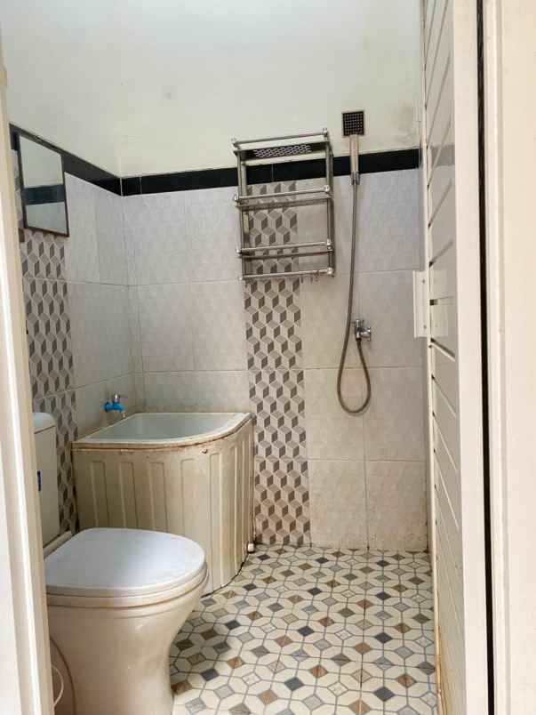 dijual rumah gadang