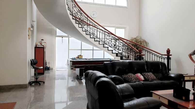 dijual rumah galaxy bumi permai