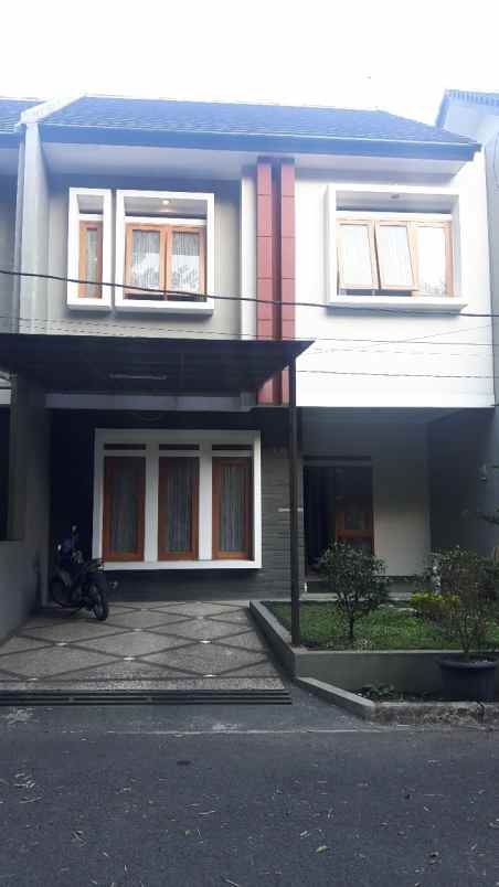 dijual rumah gegerkalong