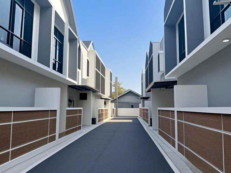 dijual rumah gn swadaya