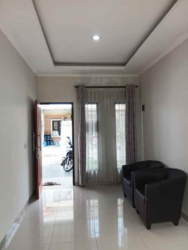 dijual rumah grand milenia regency