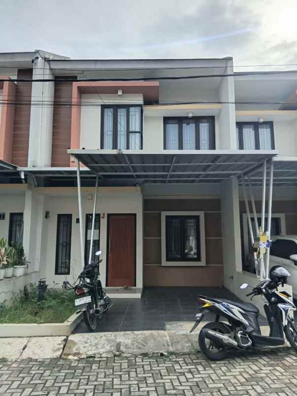 dijual rumah grand milenia regency