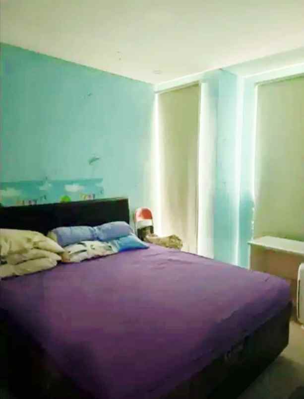 dijual rumah grand pakuwon