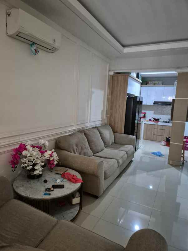 dijual rumah green lake city cluster