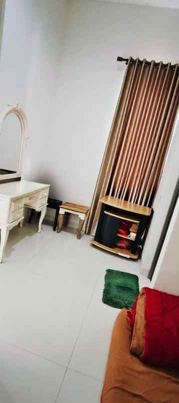 dijual rumah greenland