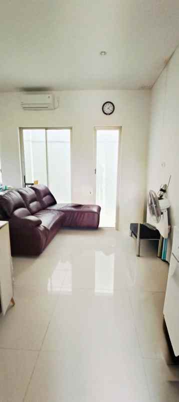 dijual rumah greenland