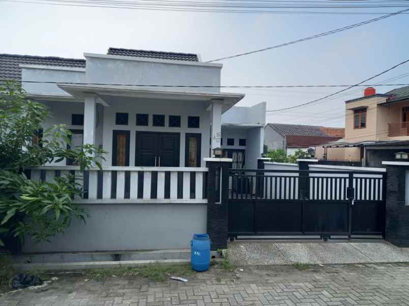 dijual rumah griya asri cilodong