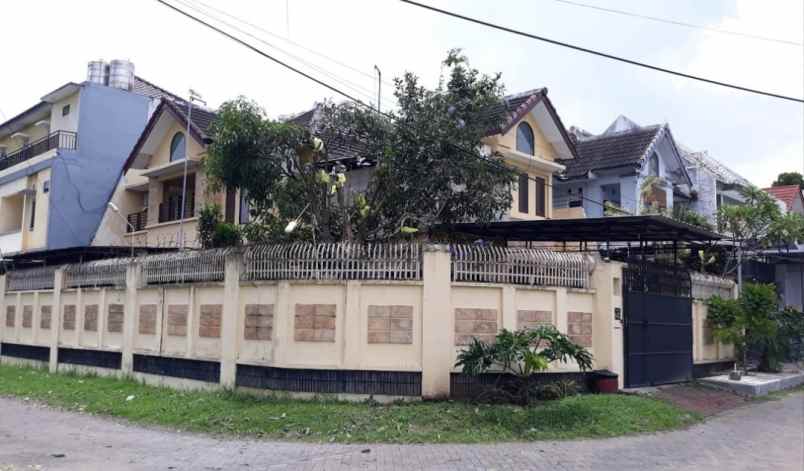 dijual rumah griya shanta mojolangu