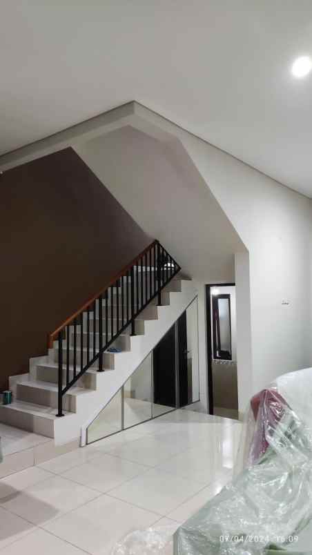 dijual rumah harapan indah cluster