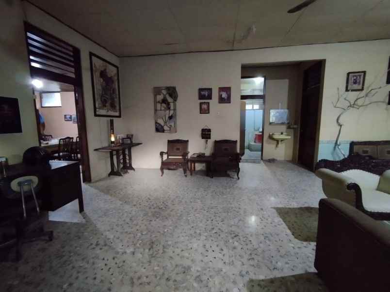 dijual rumah jajar laweyan surakarta