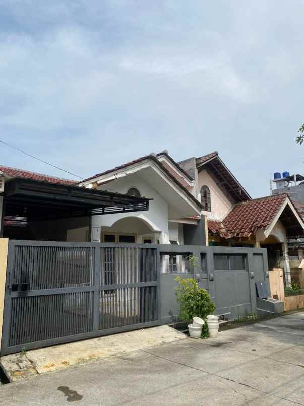 dijual rumah jaka setia