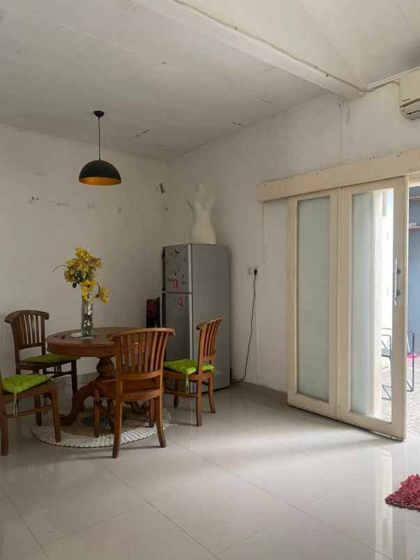 dijual rumah jaka setia