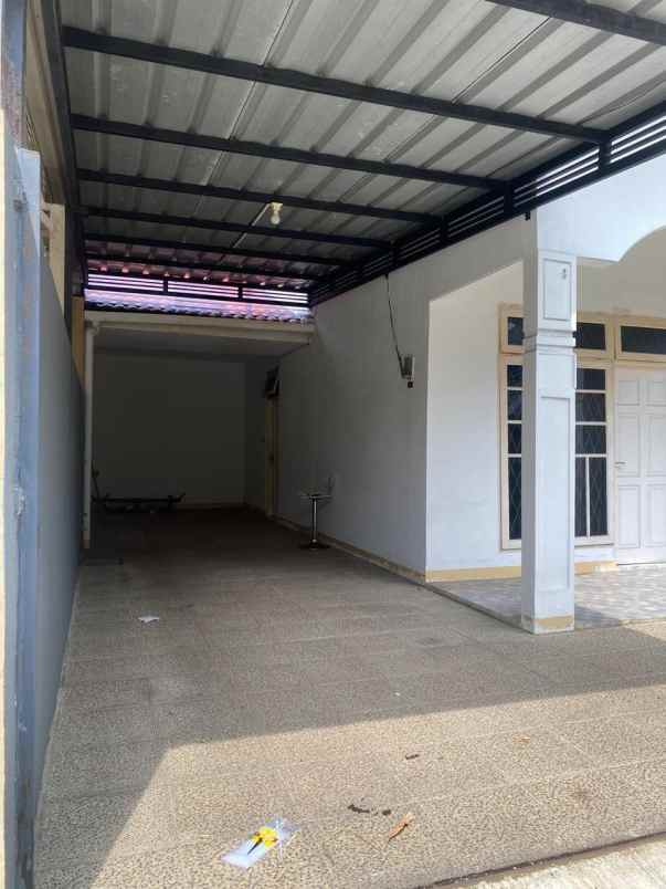 dijual rumah jaka setia