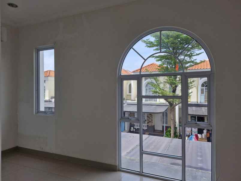 dijual rumah jakarta garden city