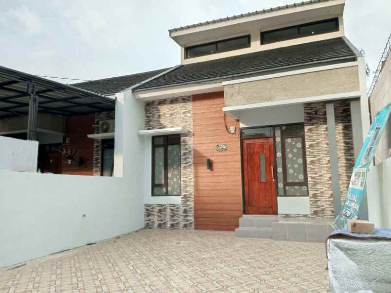 dijual rumah jalan alternatif kota