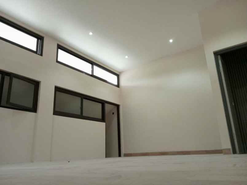 dijual rumah jalan alternatif kota