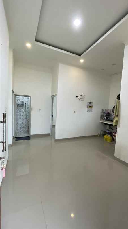 dijual rumah jalan alternatif kota