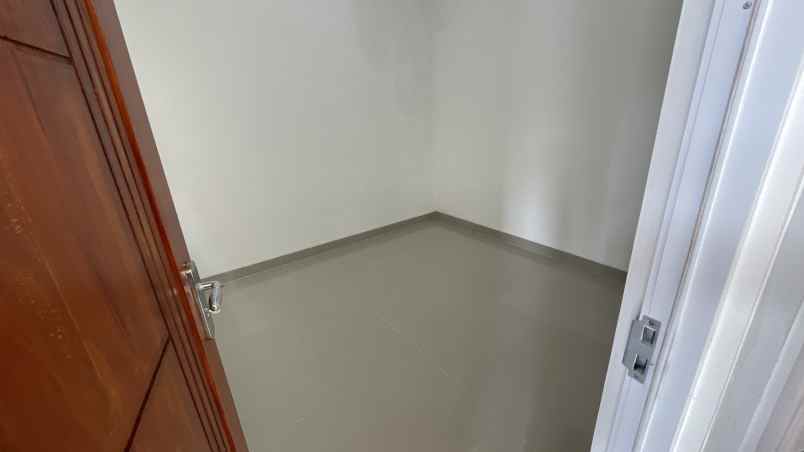 dijual rumah jalan alternatif kota